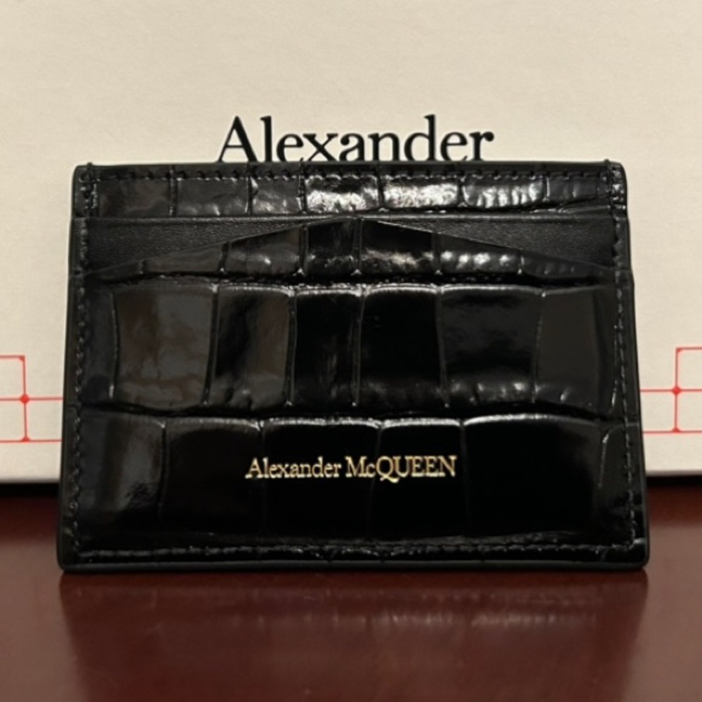 ALEXANDER MCQUEEN Small Skull Bag & Card Holder in Croc-Embossed Black Leather - Picture 11 of 16